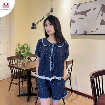 Mặc gì khi đi chơi với bạn bè với bộ cộc tay họa tiết chấm bi